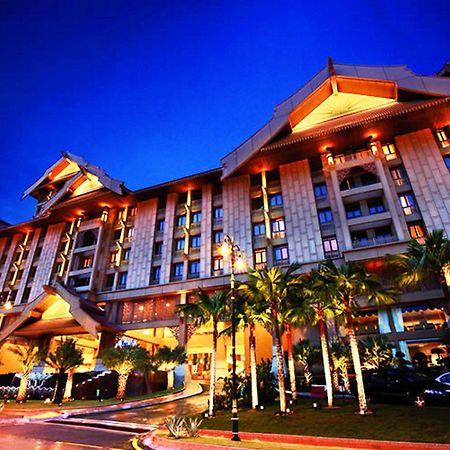 Royale Chulan Kuala Lumpur Hotel Exterior foto The Royal Thai Police Headquarters