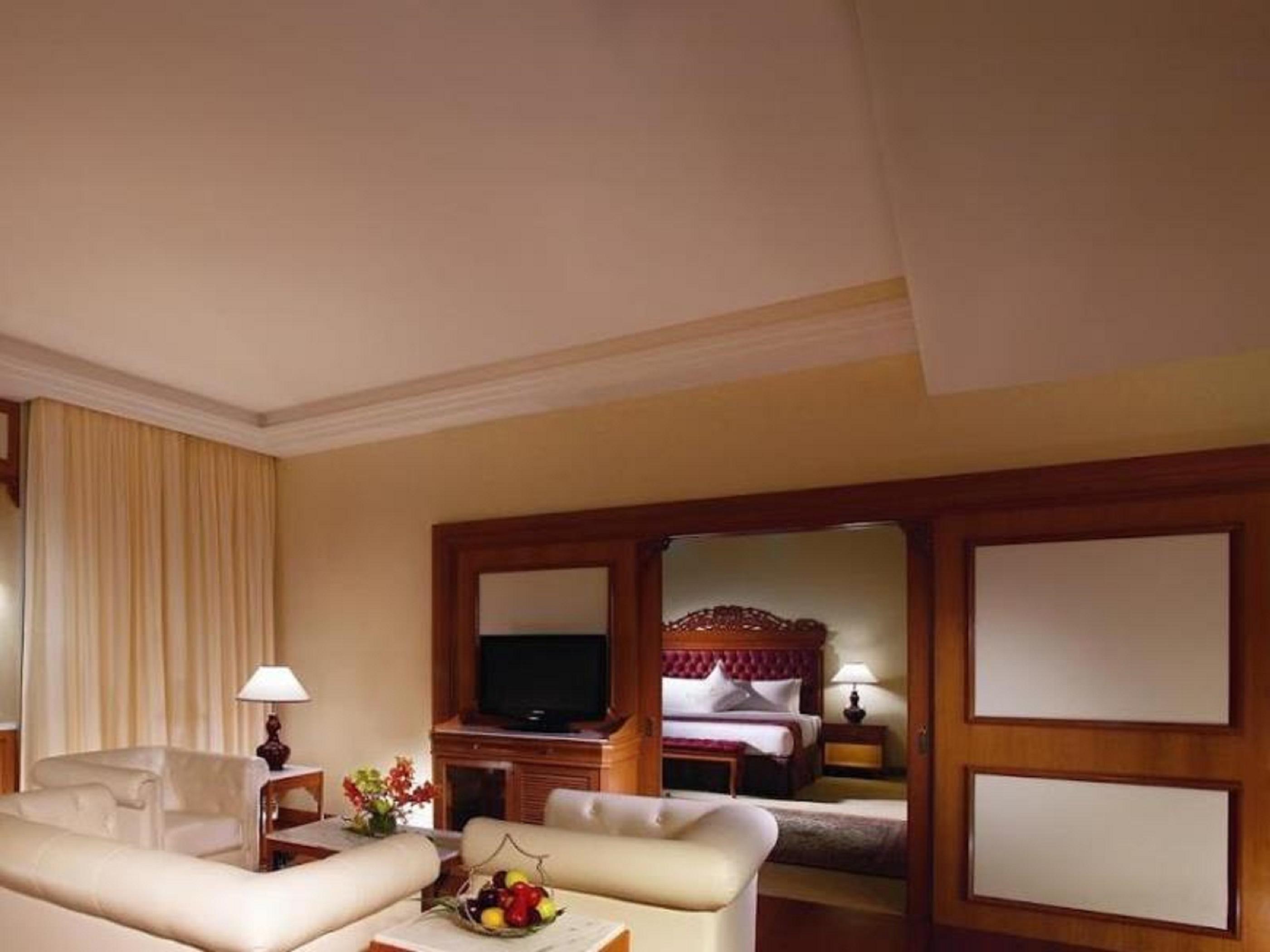 Royale Chulan Kuala Lumpur Hotel Exterior foto A suite at the hotel