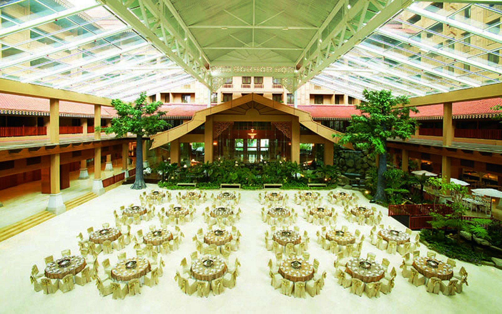 Royale Chulan Kuala Lumpur Hotel Exterior foto The interior of the hotel