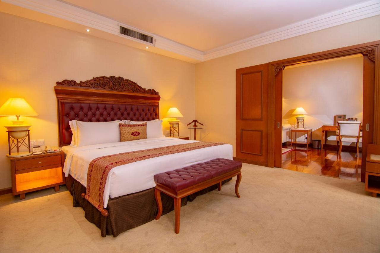 Royale Chulan Kuala Lumpur Hotel Exterior foto Suite