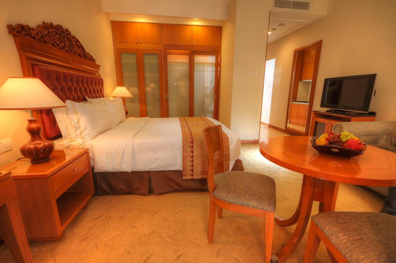 Royale Chulan Kuala Lumpur Hotel Exterior foto A room at the hotel